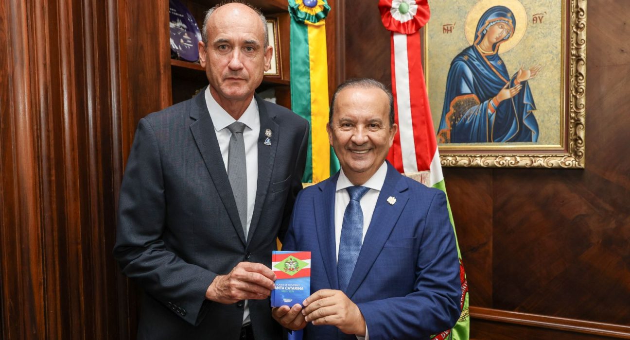 Pedro Joel Horstmann assume o comando com foco em continuidade e eficiência - Fotos Leo Munhoz SECOM e Acervo CASAN