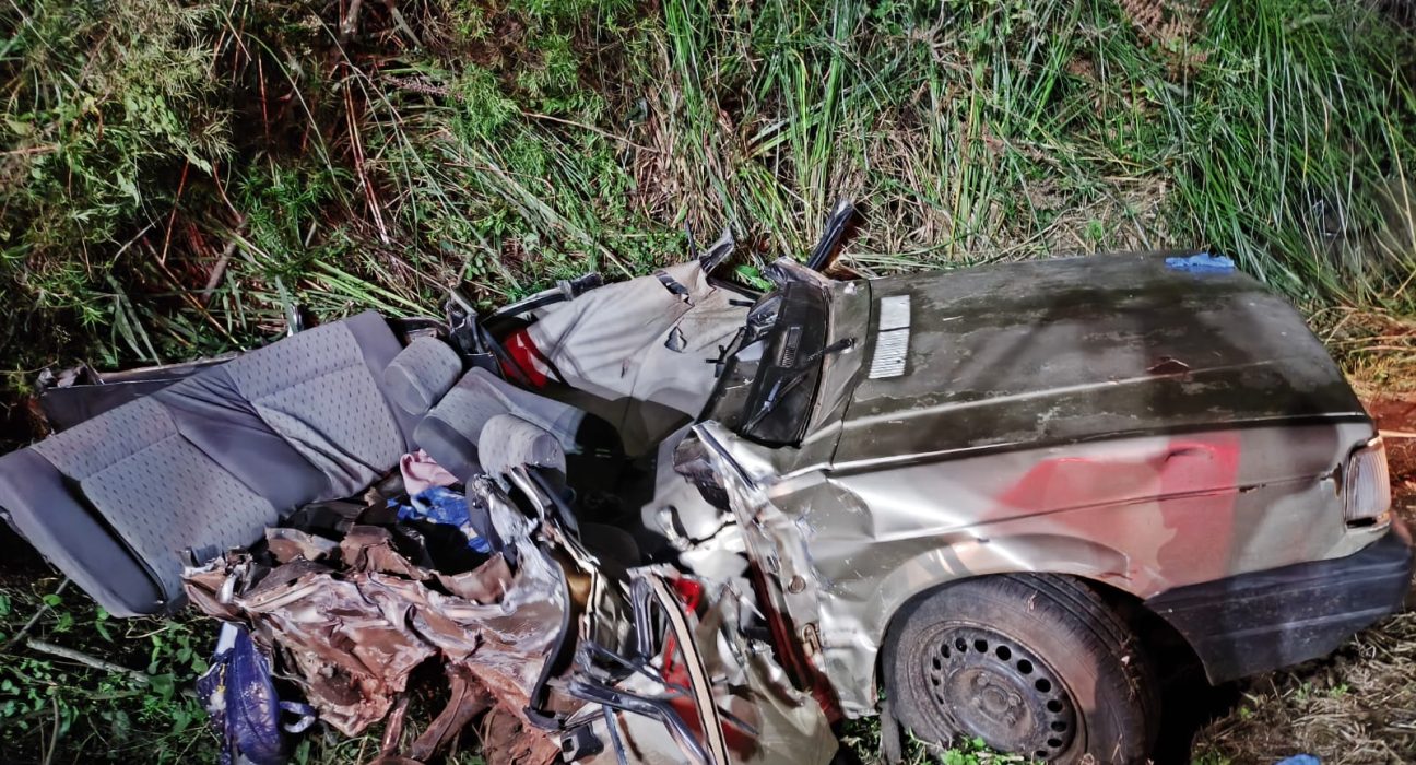 Mulher e criança morrem em acidente na BR 282