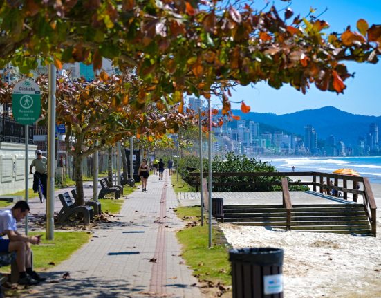Dias ensolarados intercalam com chuvas isoladas, especialmente no Grande Oeste; virada ocorre no sábado (25) com avanço de frente fria – Foto Eduardo Valente SECOM