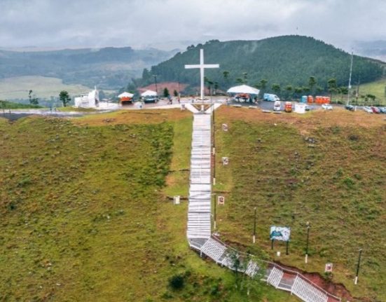 Morador de SC descobre que pagava iluminação de ponto turístico