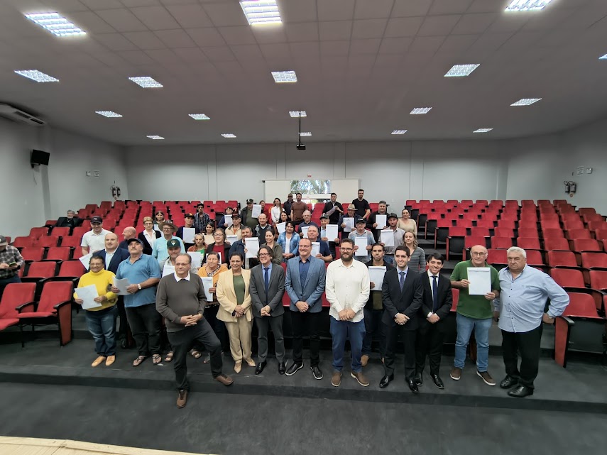 Programa Lar Legal Rural entrega 47 títulos de propriedades a agricultores de São Domingos