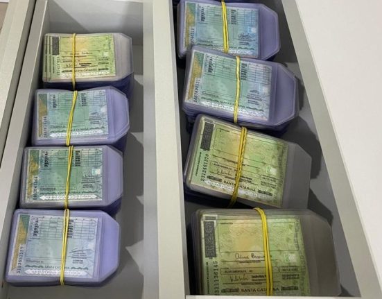 Detran/SC alerta: CNHs não retiradas até 2 de junho serão destruídas