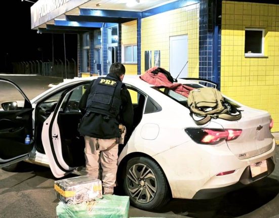 A droga estava em carro abordado em Xanxerê - Foto PRF