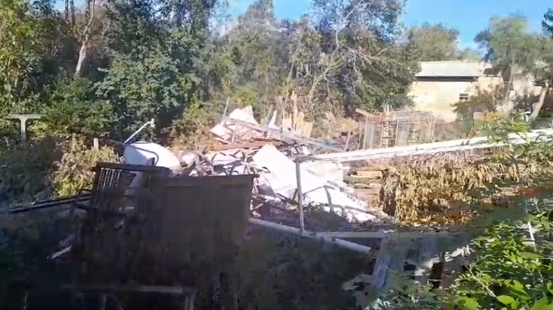 Moradores denunciam acúmulo de lixo no bairro Esperança, em São Domingos