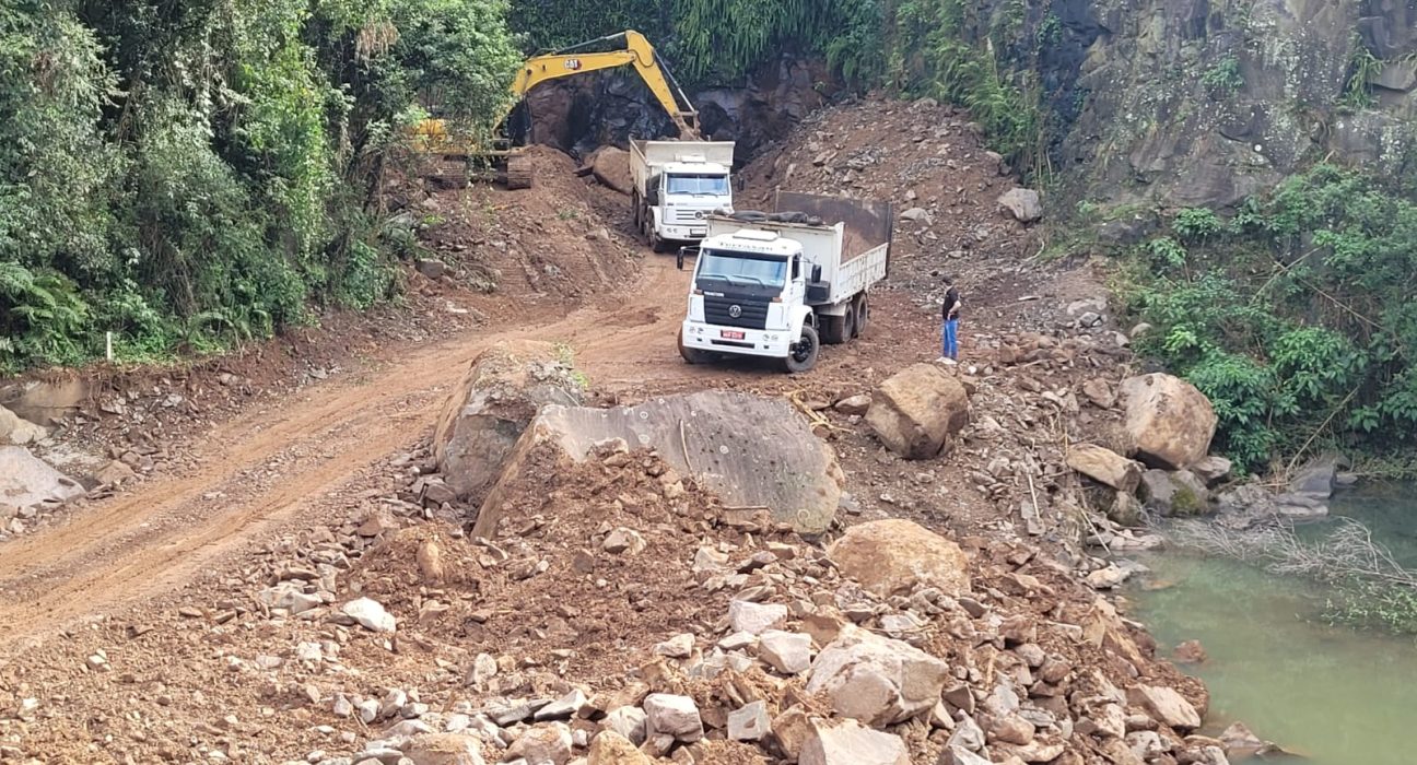 Primeira detonação marca avanço das obras do túnel de macrodrenagem em Xanxerê
