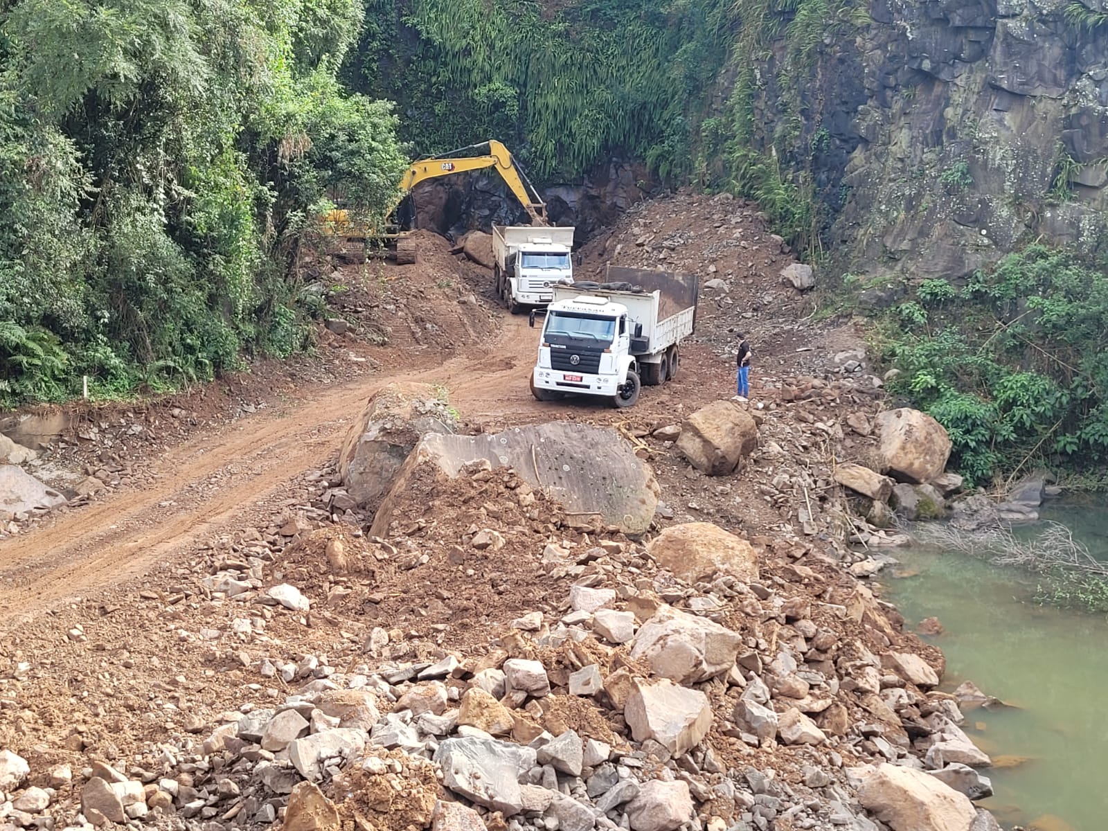Primeira detonação marca avanço das obras do túnel de macrodrenagem em Xanxerê