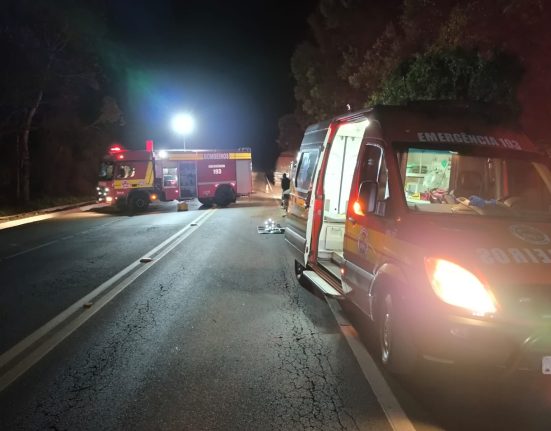 Saída de pista na BR-282 deixa motorista ferido em Ponte Serrada