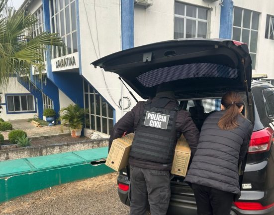 Apreensões foram feitas na Prefeitura de Xavantina - Foto Polícia Civil