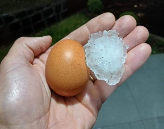 Granizo danificou telhados em Concórdia - Foto Reprodução Atual FM