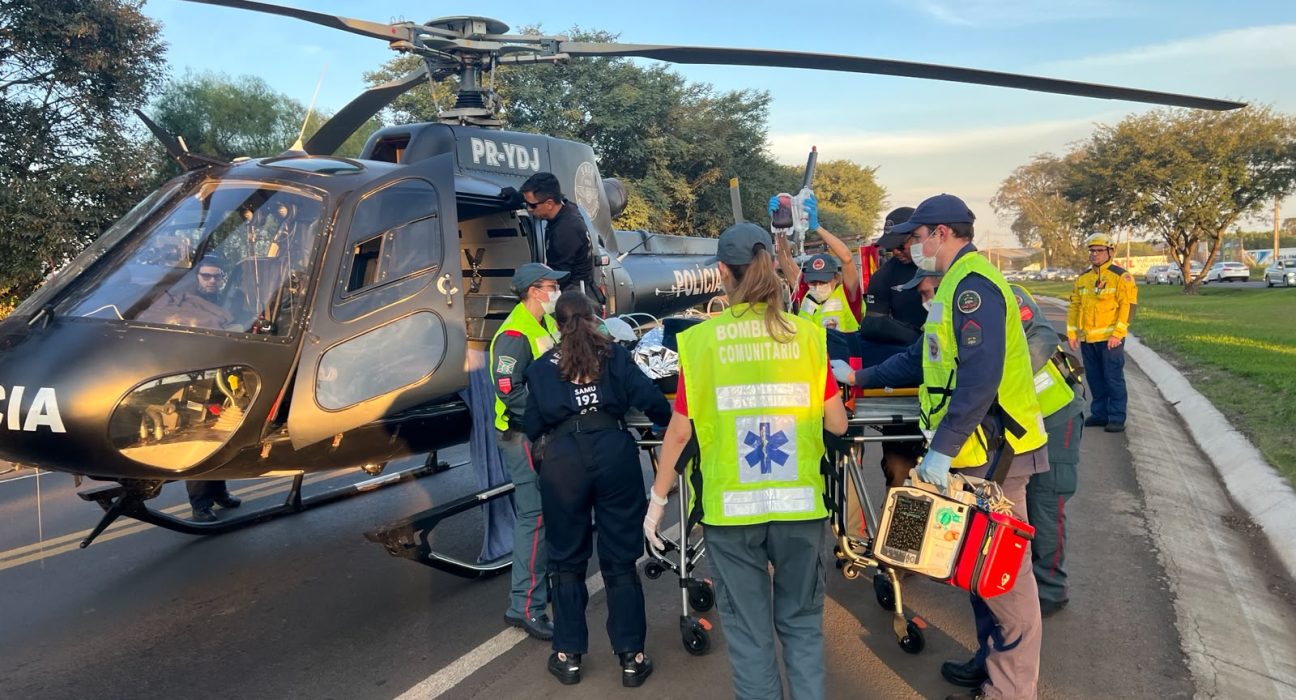 Policial foi socorrido com diversos ferimentos pelo corpo - Foto Saer Fron
