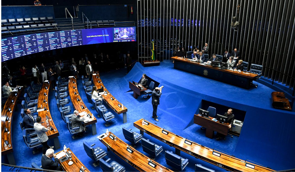 PEC do fim da escala 6×1 terá semana decisiva no Senado