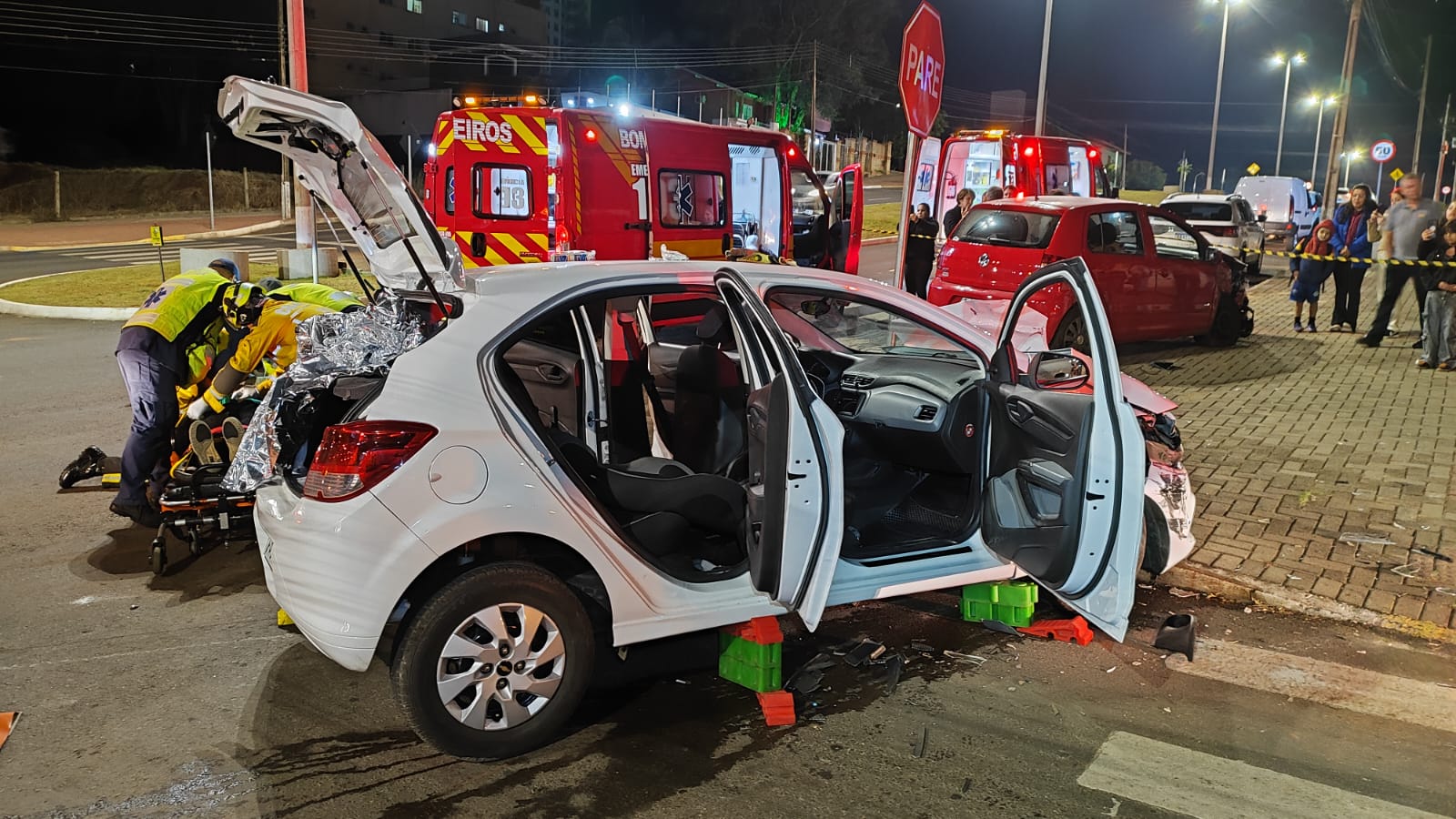 Acidente não deixou feridos graves - Fotos Corpo de Bombeiros