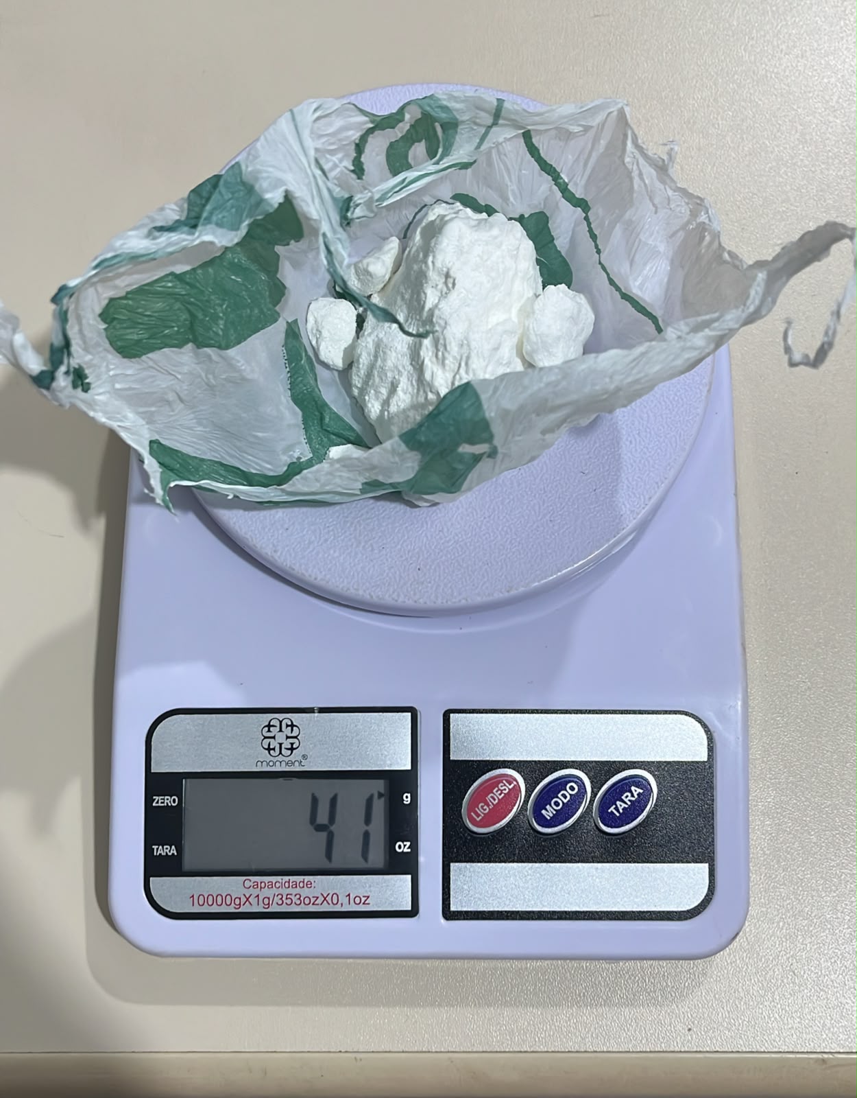 Homem é preso por tráfico de drogas e posse irregular de armas em São Domingos