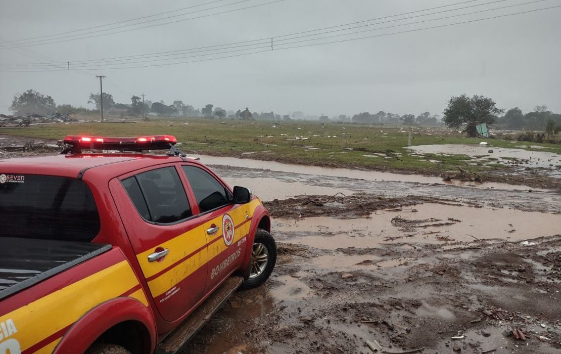 Santa Catarina envia bombeiros e cães de busca para simulado interestadual de desastres no RS