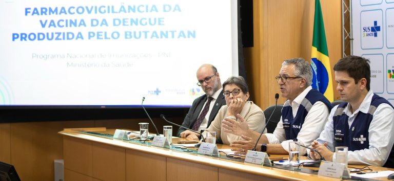 Ministério da Saúde suspende temporariamente vacinação contra dengue do Butantan para investigação