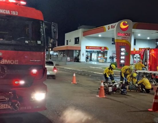 Motociclista fica ferido em colisão com carro no Centro de Xanxerê