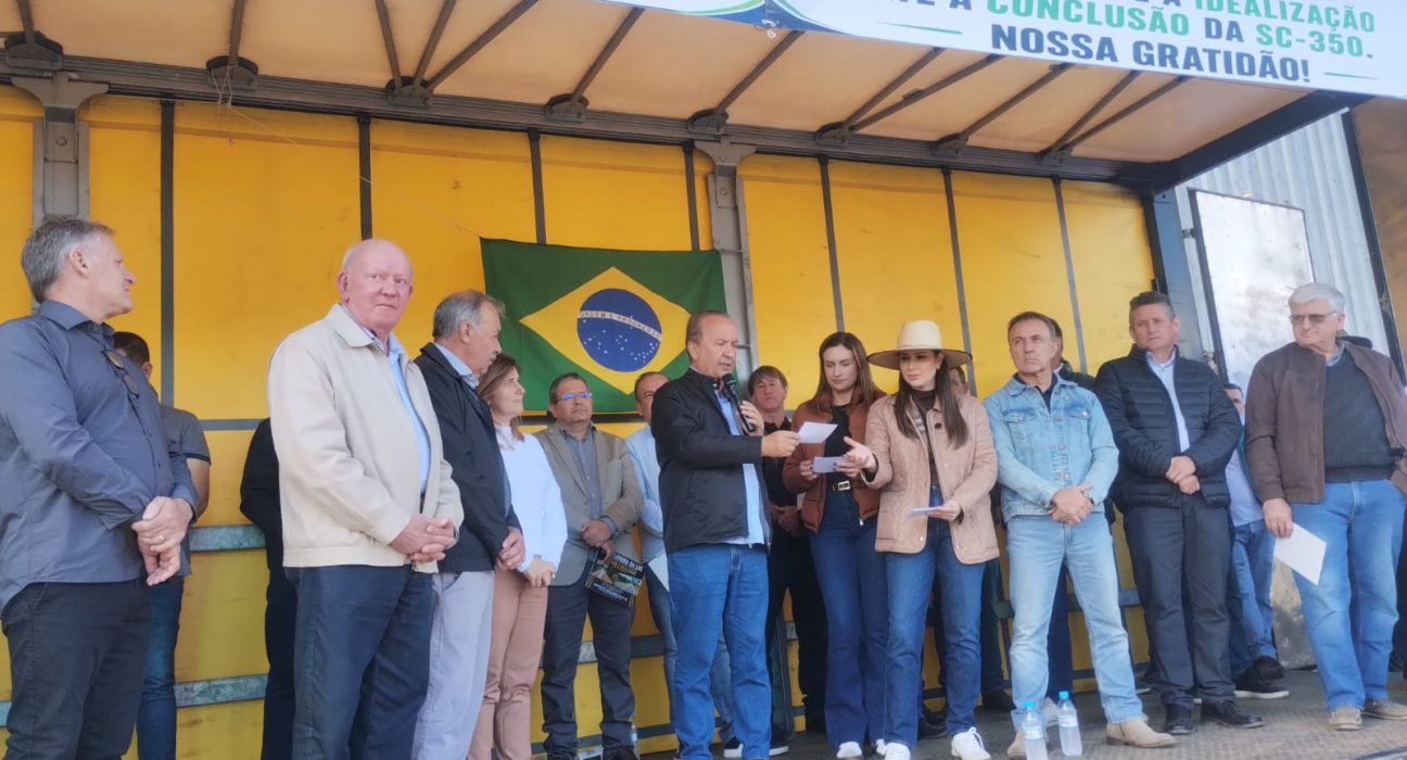 Celebração do asfalto da SC-350 em Abelardo Luz reúne autoridades de todo o estado