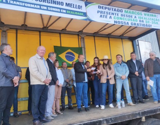 Celebração do asfalto da SC-350 em Abelardo Luz reúne autoridades de todo o estado