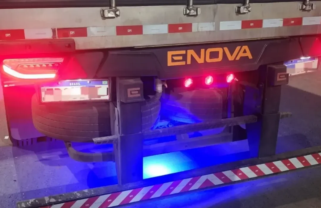 Iluminação decorativa não é permitido pela legislação brasileira - Fotos PMRv