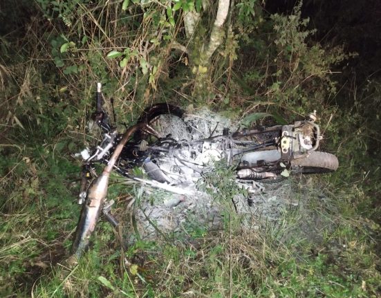 Jovem já não tinha mais sinais vitais quando as equipes de socorro chegaram ao local - Fotos Corpo de Bombeiros