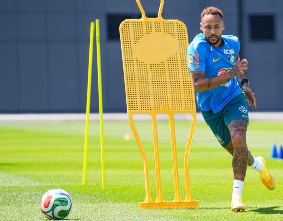 Neymar faz primeiro treino completo com Seleção - Foto: Nelson Terme/CBF