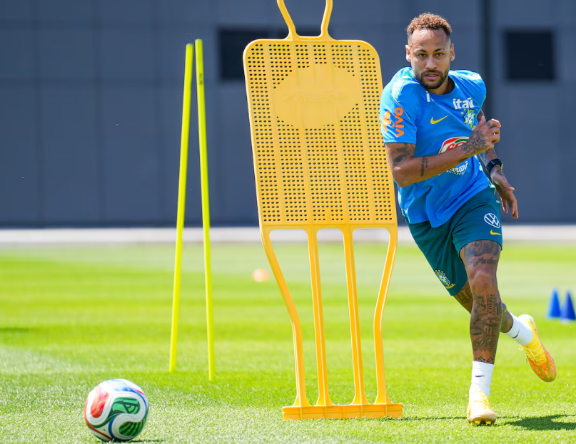 Neymar faz primeiro treino completo com Seleção - Foto: Nelson Terme/CBF