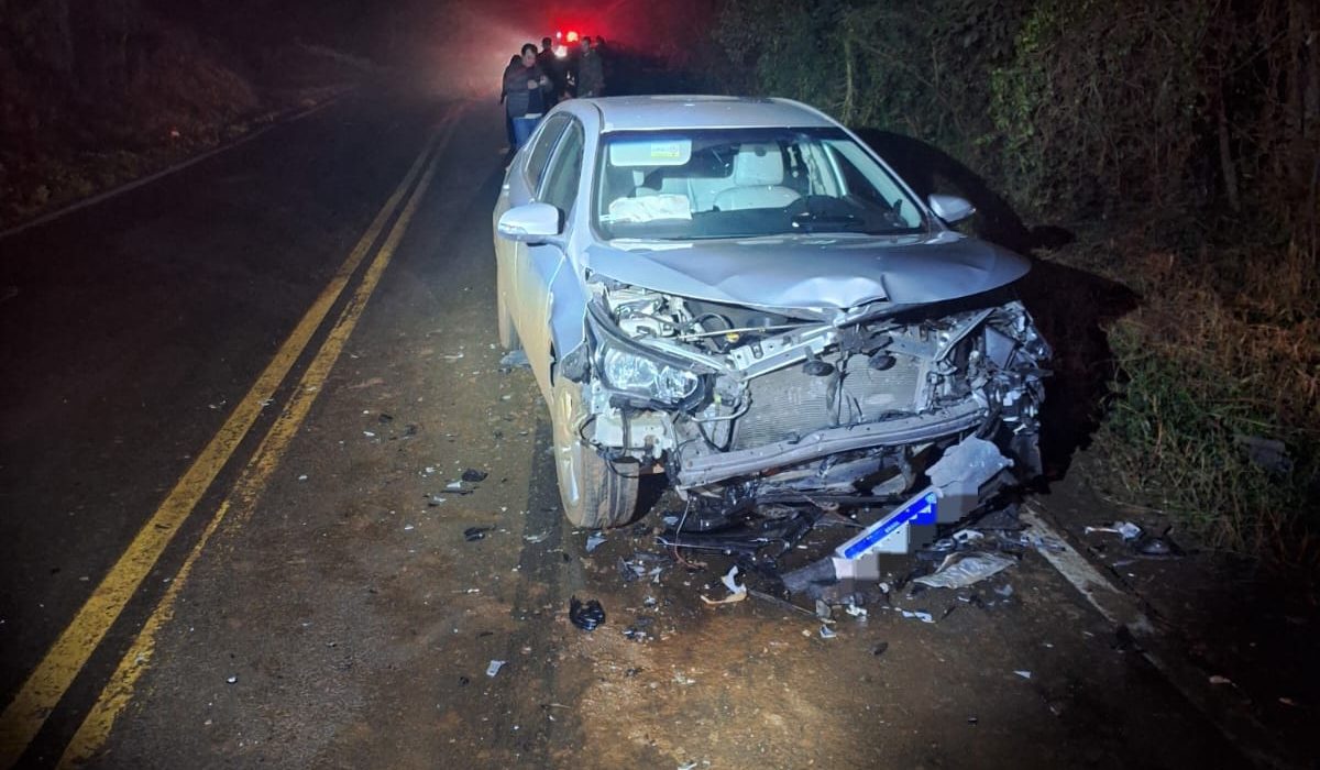 Colisão frontal deixa mulher gravemente ferida na SC-156 em Lajeado Grande