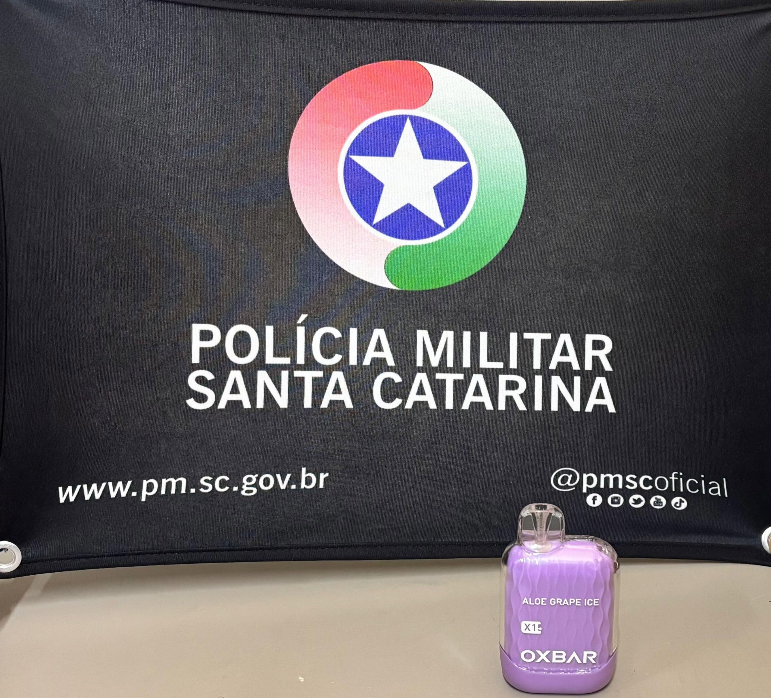 Polícia reforça proibição de cigarros eletrônicos em escolas após apreensão em São Lourenço do Oeste