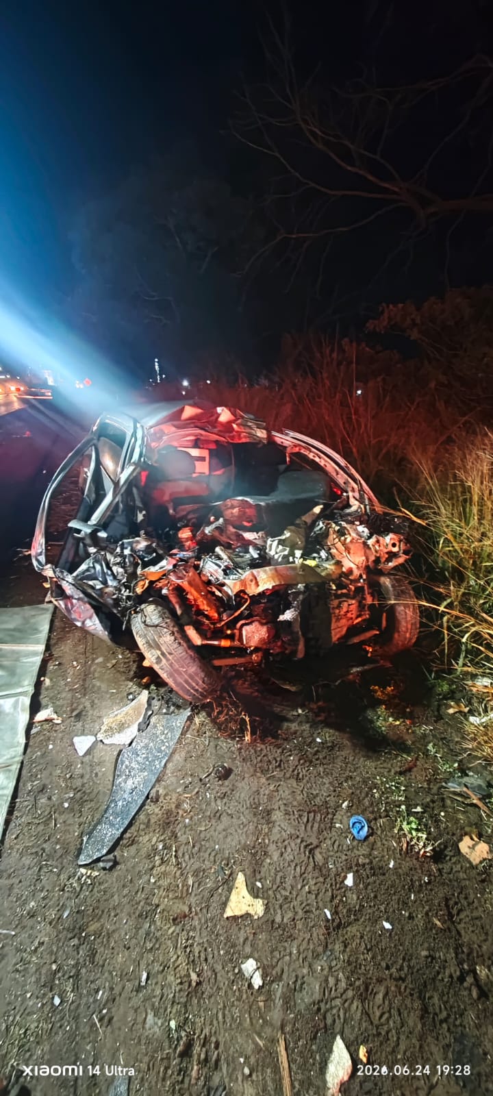 Motorista morre em colisão frontal entre carro e caminhão na BR-282