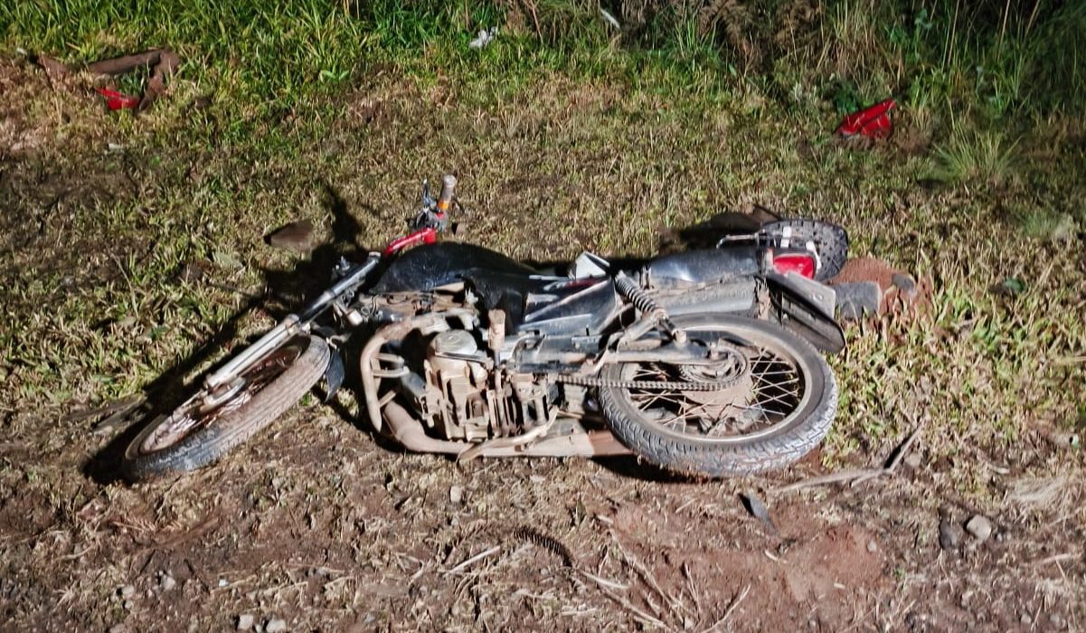 Motociclista sofre queda e fica ferido em Ponte Serrada - Fotos Corpo de Bombeiros