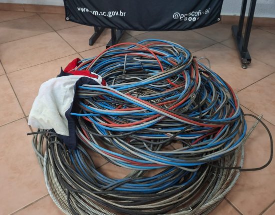Os Fios foram recuperados pela PM - Foto Polícia Militar