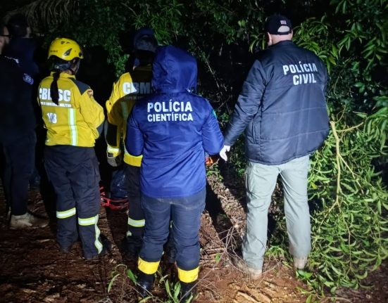 Corpo da vítima foi encontrado enterrado em área de mata - Foto Polícia Civil