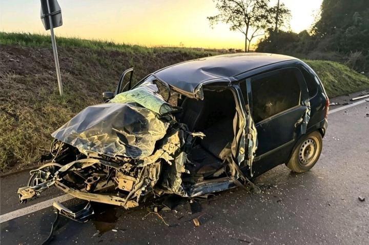 O homem não resistiu aos ferimentos após grave acidente registrado entre Ampére e Francisco Beltrão - Fotos Rádio Ampére FM