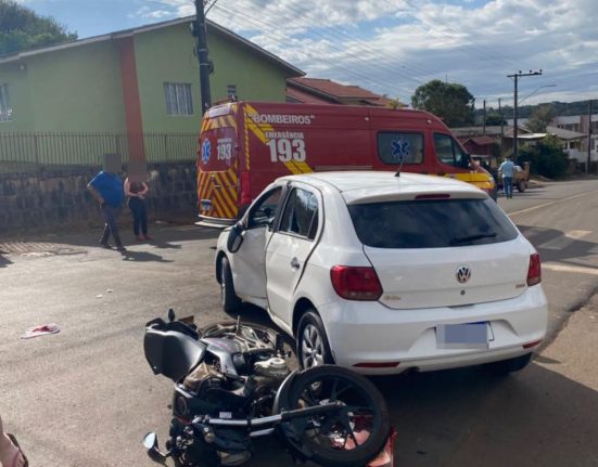As vítimas foram socorridas pelos bombeiros e encaminhadas ao hospital - Foto Corpo de Bombeiros