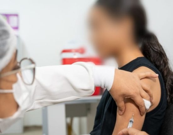 Campanha amplia o acesso ao imunizante para quem não recebeu a vacina na idade recomendada - Foto Julia Prado Agência Saúde DF