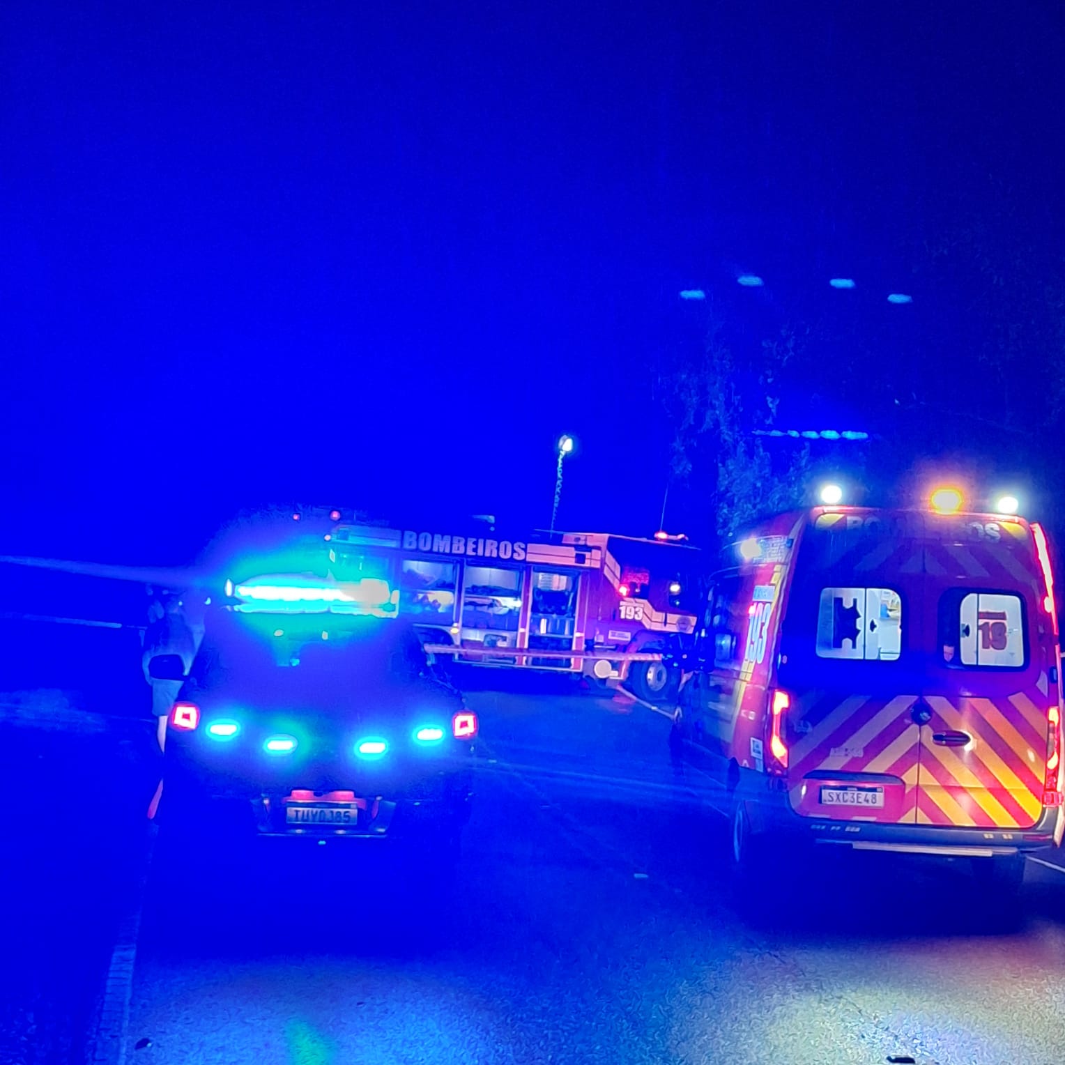 Motorista ficou gravemente ferido após acidente, o resgate mobilizou Bombeiros e Samu - Fotos Divulgação CBSC