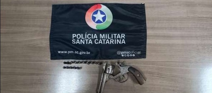 Homem é preso após ameaça e disparo de arma de fogo em Quilombo