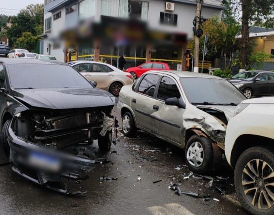 Acidente foi registrado na tarde desta terça-feira, no Centro da cidade - Foto Corpo de Bombeiros