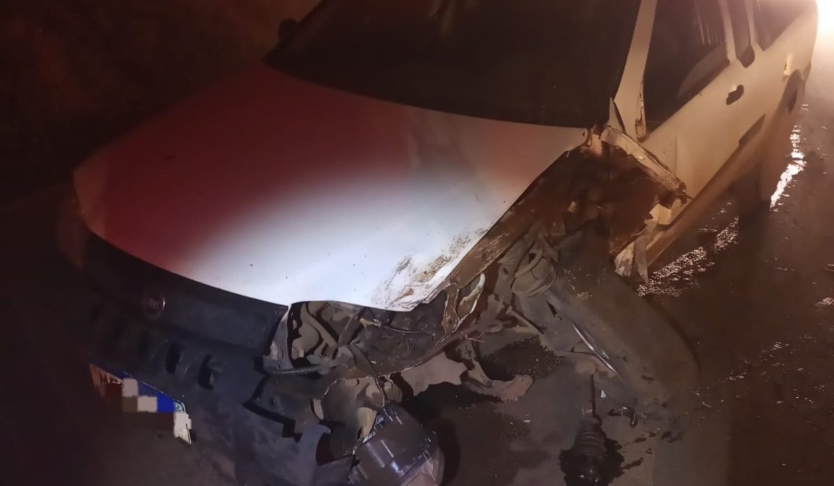 Motorista da Strada foi socorrido com ferimentos - Fotos Corpo de Bombeiros