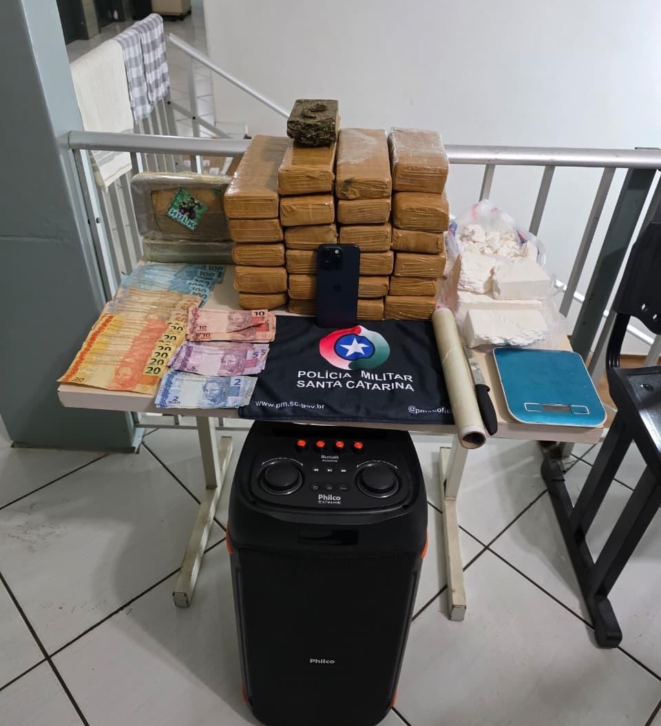 Material apreendido pela Polícia Militar durante a ocorrência em Videira - Foto Polícia Militar