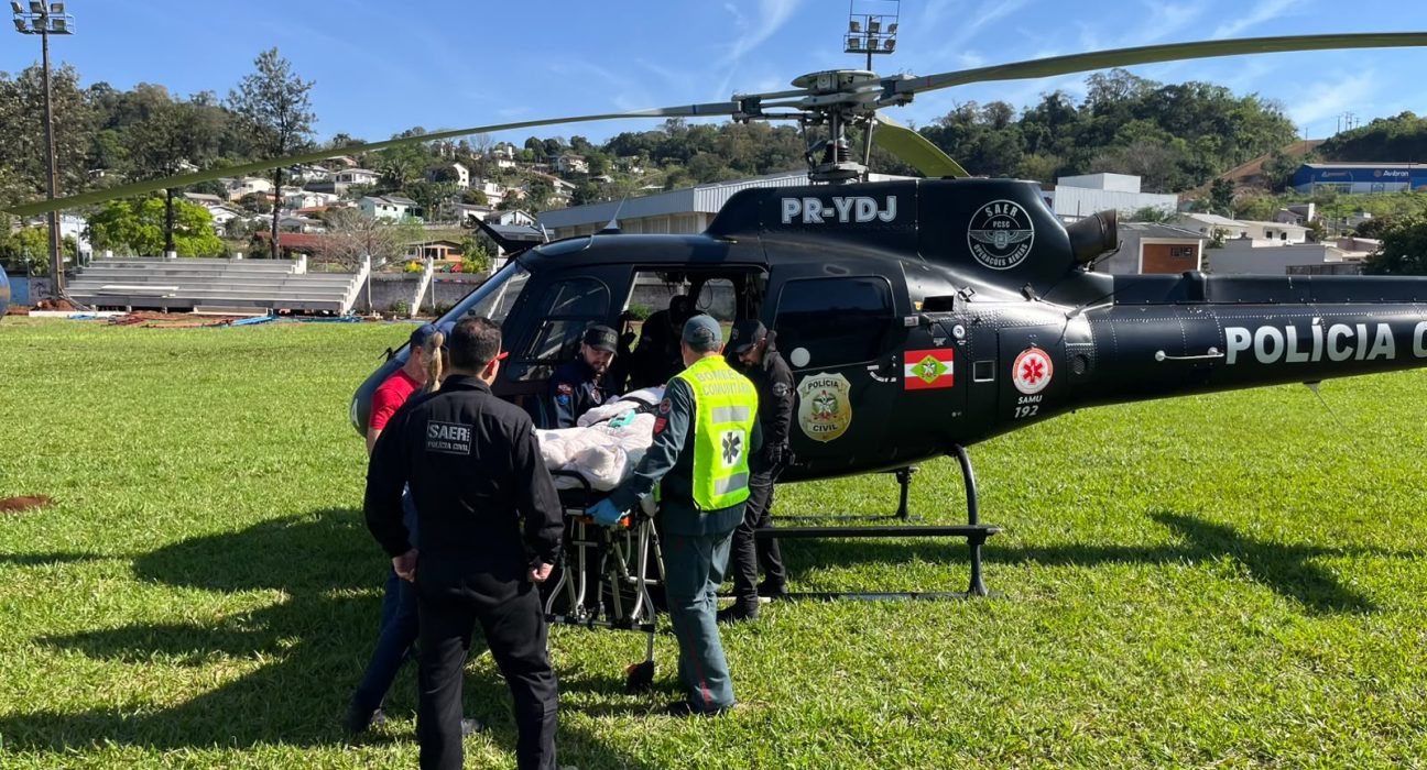 Operação aeromédica garantiu a transferência do paciente para atendimento especializado em Xanxerê - Fotos Saer Fron