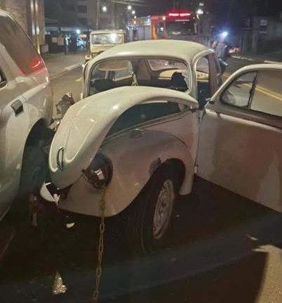 Acidente ocorreu na noite de sábado - Fotos Polícia Militar