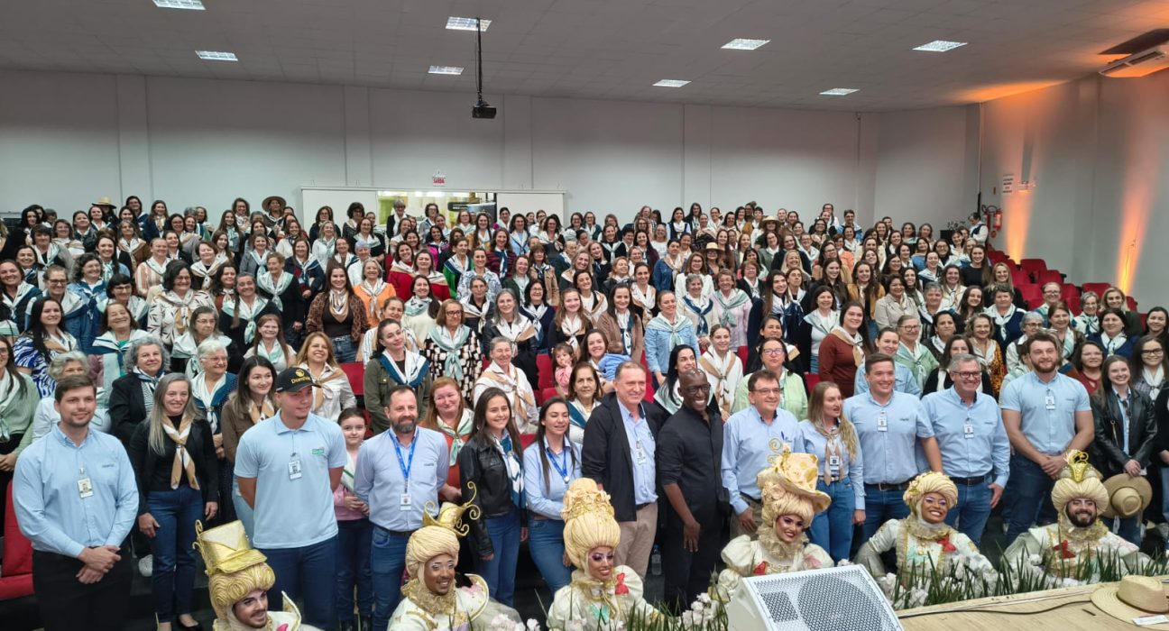 Coamo reúne mais de 300 mulheres em evento em São Domingos