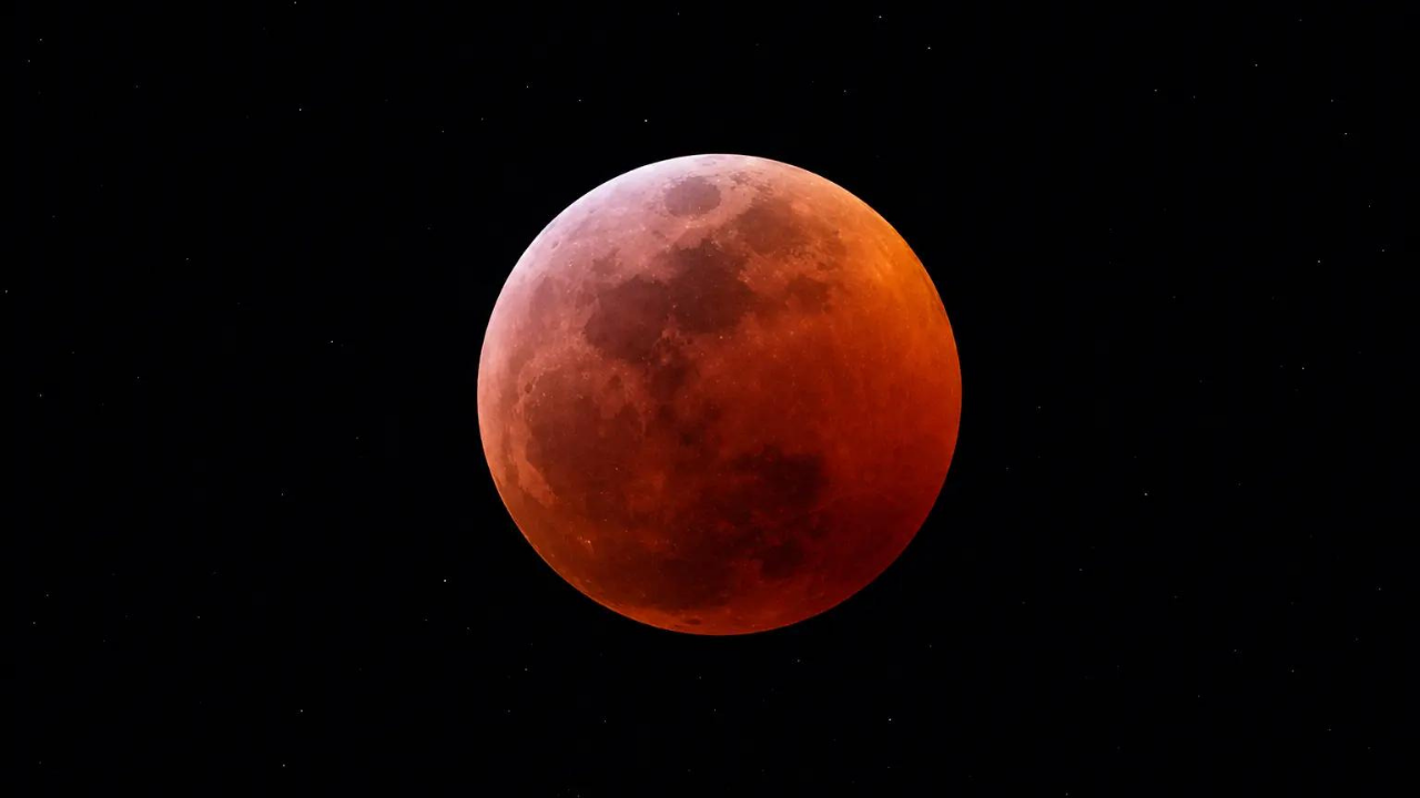 Eclipse lunar transforma a madrugada desta sexta-feira em espetáculo no céu - Foto Divulgação Click Xaxim