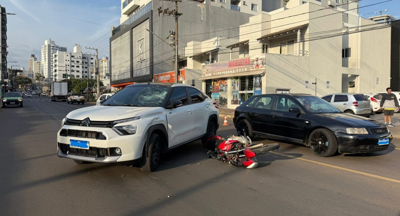 Vítima teve suspeita de fraturas no ombro e no joelho - Foto Júlia Mocellim ClicRDC