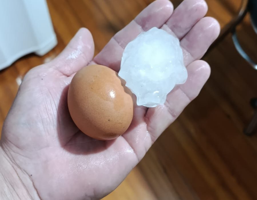Granizo causa danos no interior de São Domingos