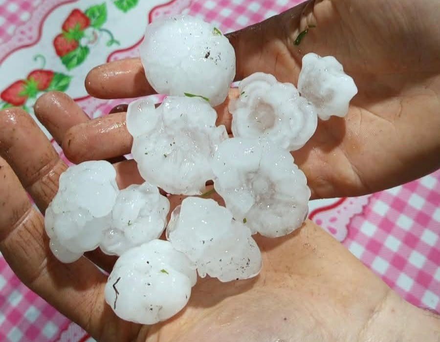 Granizo provoca danos em residências e mobiliza equipes de emergência em municípios do Sudoeste do Paraná - Fotos Reprodução Redes Sociais