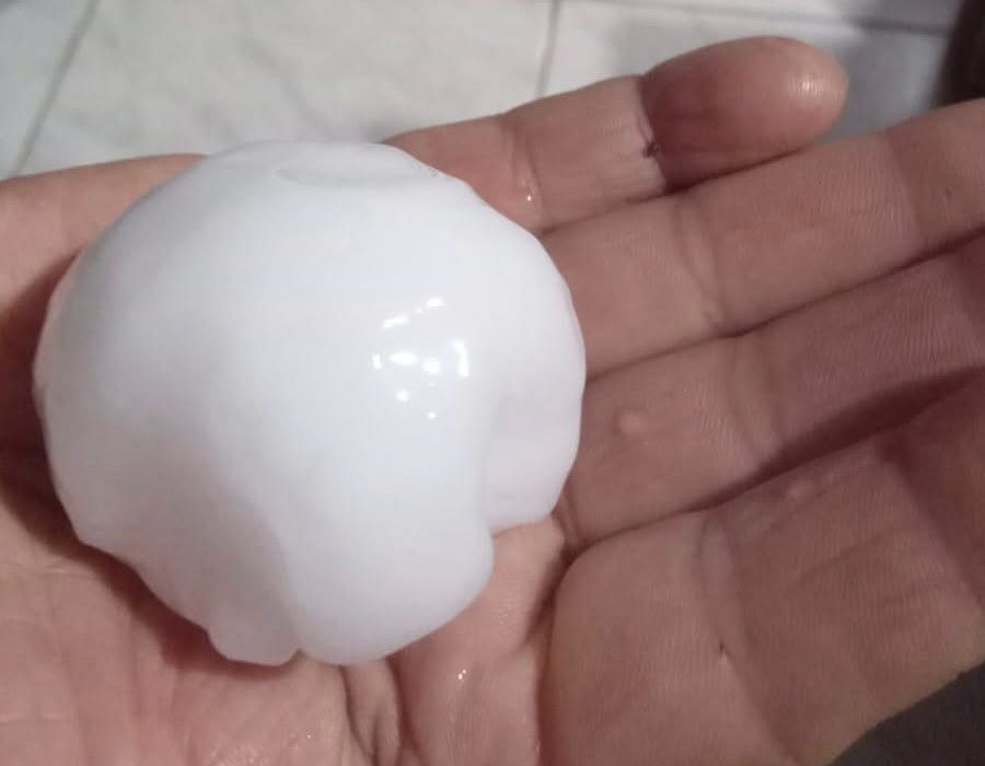 Granizo de grande porte provoca danos em residências no interior de Chopinzinho e mobiliza equipes de atendimento - Foto Reprodução Rede Social