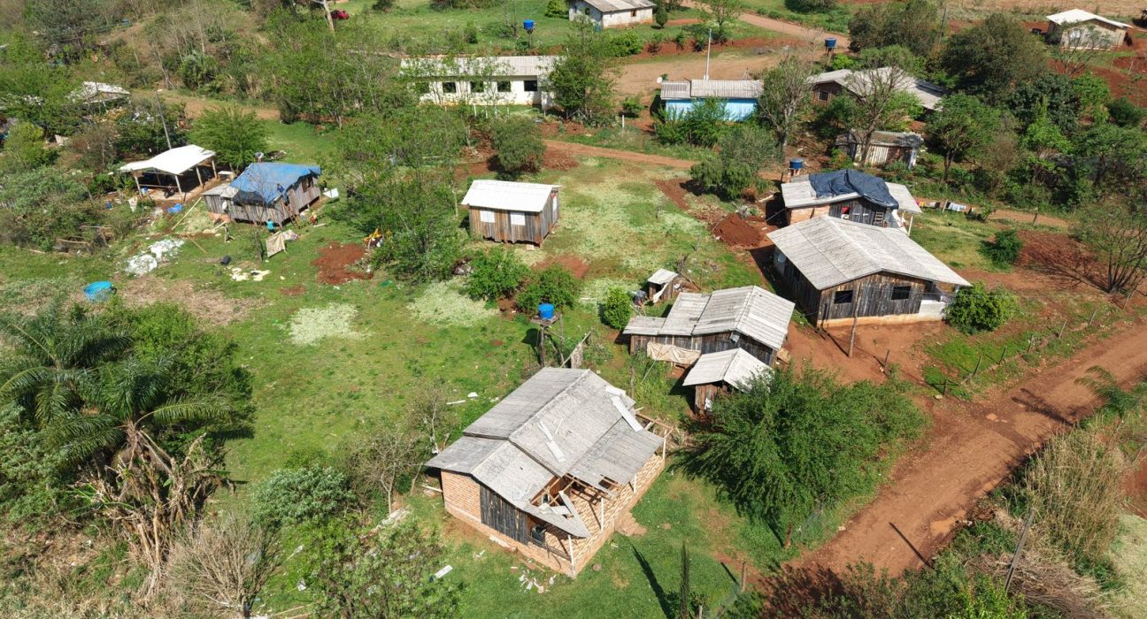 Forte temporal de granizo causa estragos em Ipuaçu - Fotos: Defesa Civil