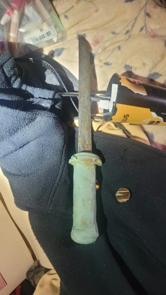 Polícia encontrou uma faca sobre a cama de um dos quartos - Foto Divulgação PMSC